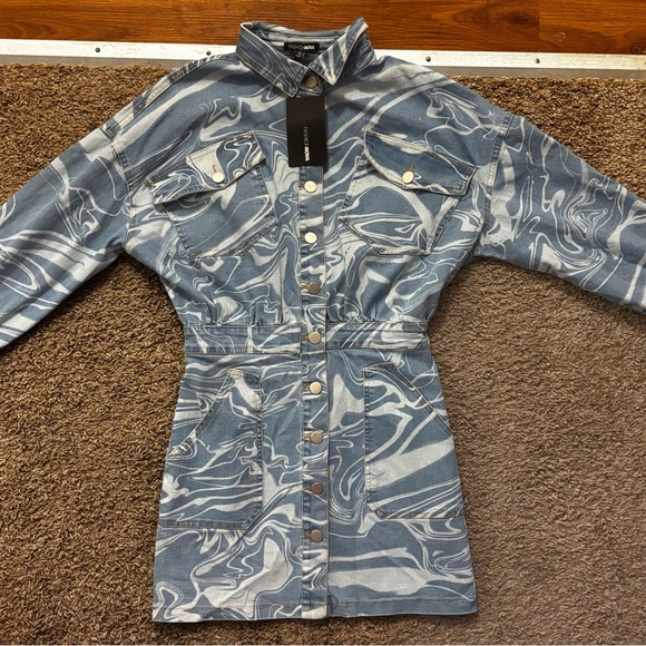 NWT Fashion Nova Dreamy Denim Looks Dress XS Full button down Pockets Brand new - Picture 11 of 16